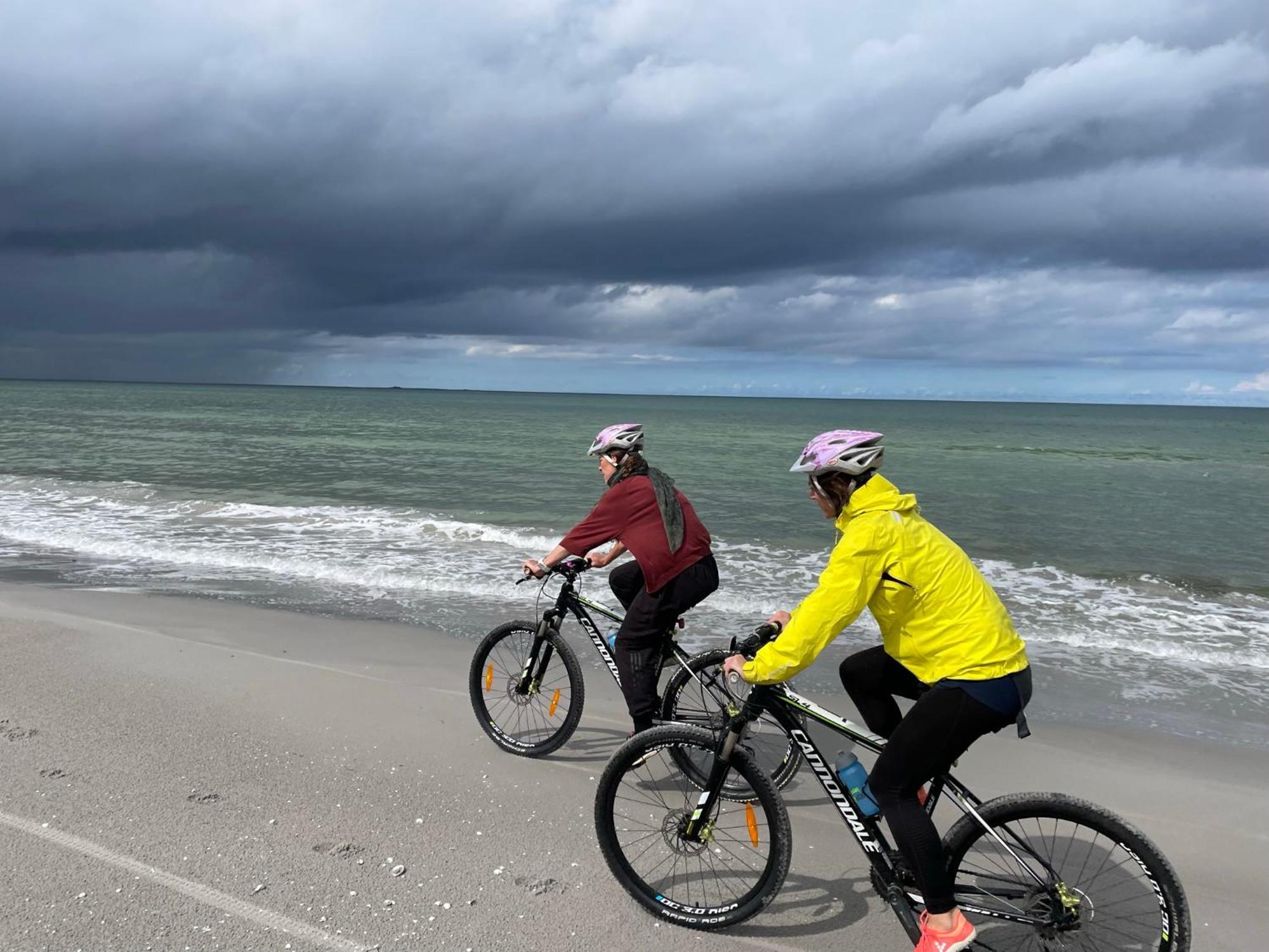 Byhus Centralt Pa Laeso Vesterø Havn Buitenkant foto